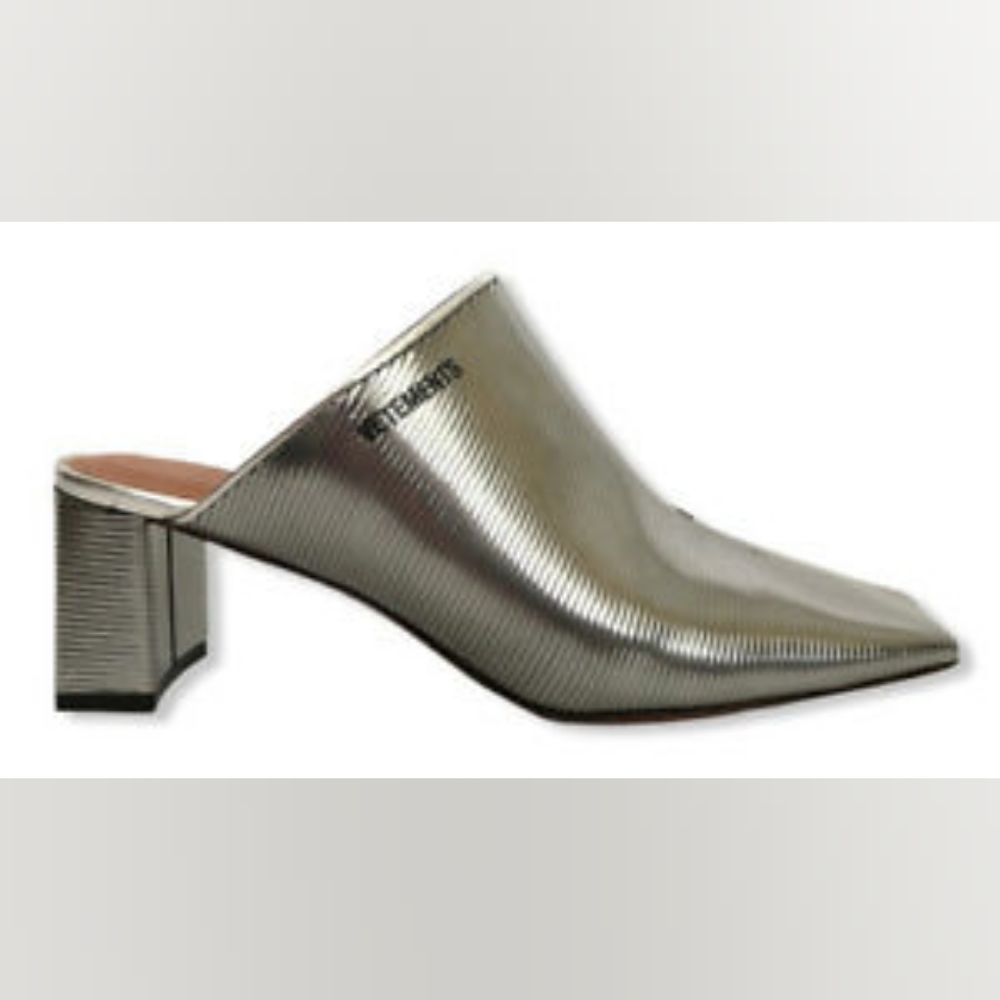 NIB $1070 Vetements mules